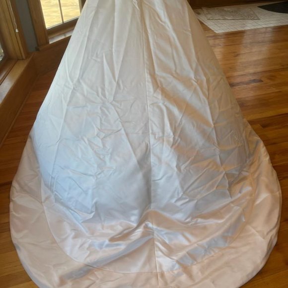 *Demetrios Ivory Cream Satin Detachable Train Wedding Dress Bridal Gown Size 6 - Picture 13 of 15